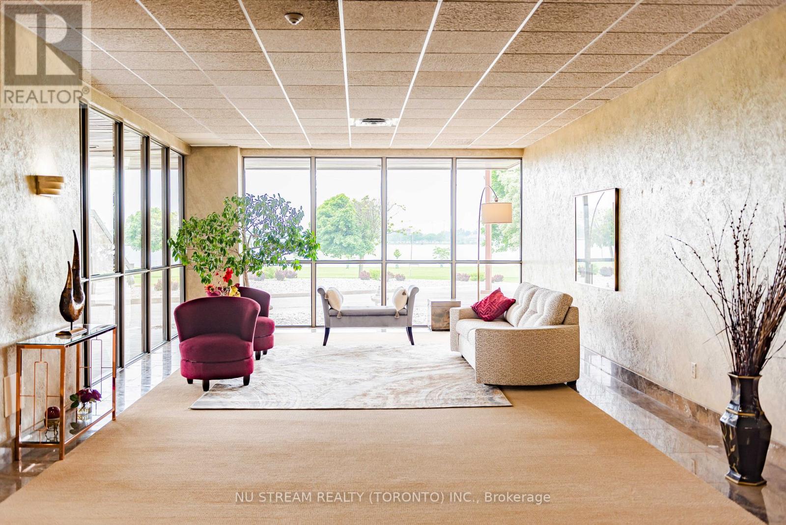 Photo 23 of 905 5151 Riverside Drive E, Windsor ON