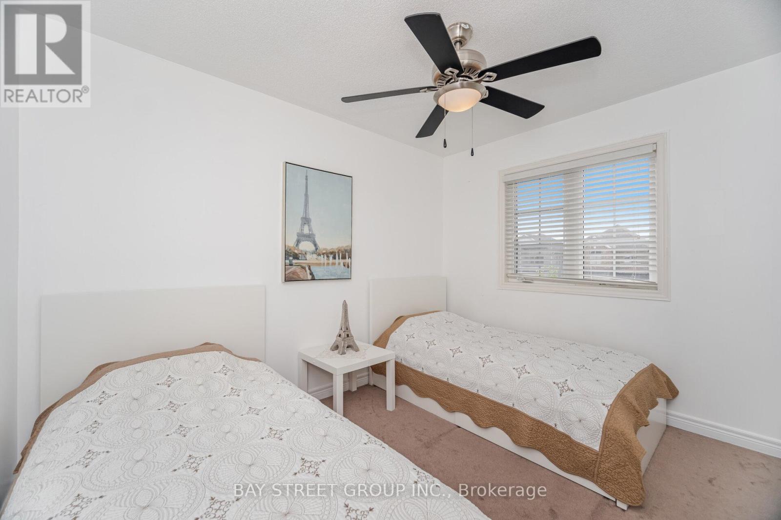Photo 19 of 58 Weaver Terrace, New Tecumseth ON