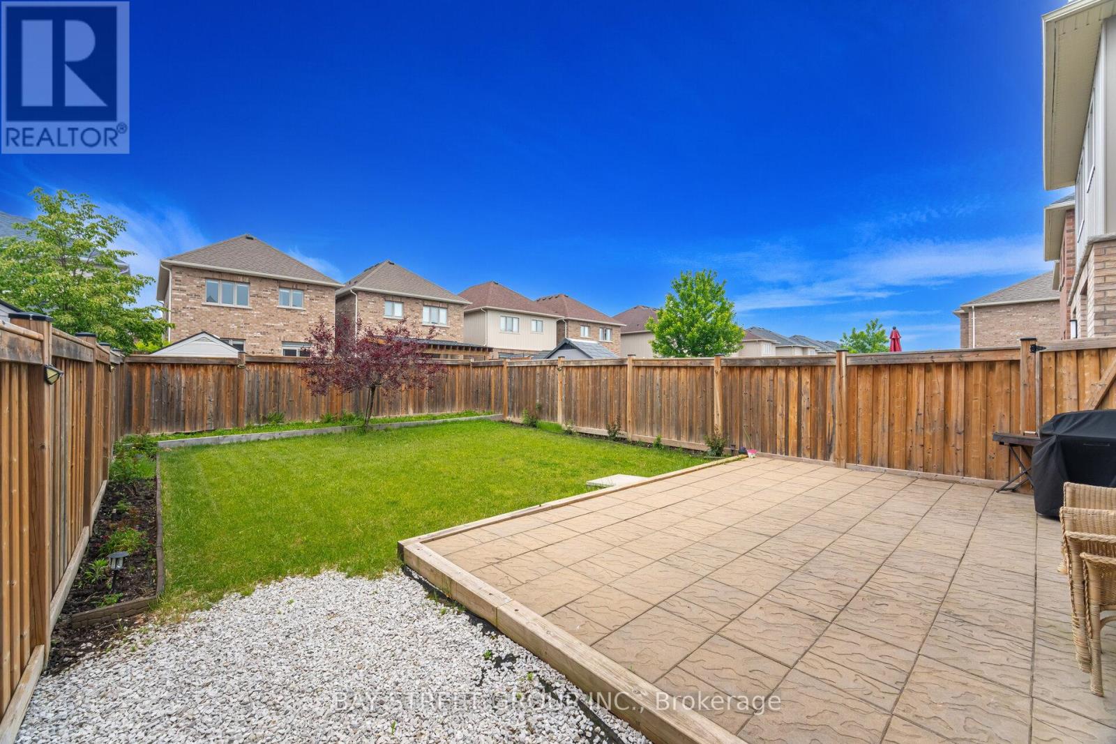 Photo 12 of 58 Weaver Terrace, New Tecumseth ON