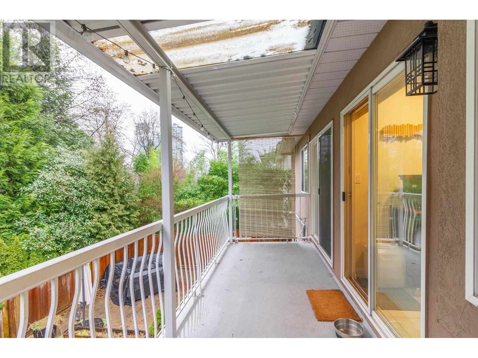 Photo 10 of 4322 Graveley Street, Burnaby BC