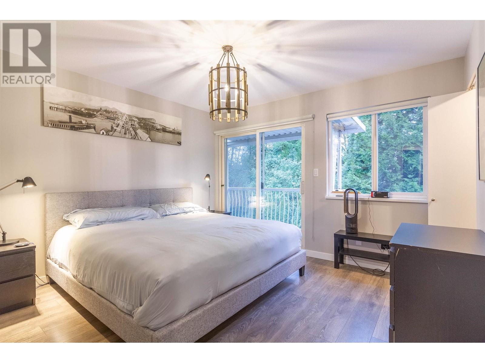 Photo 12 of 4322 Graveley Street, Burnaby BC