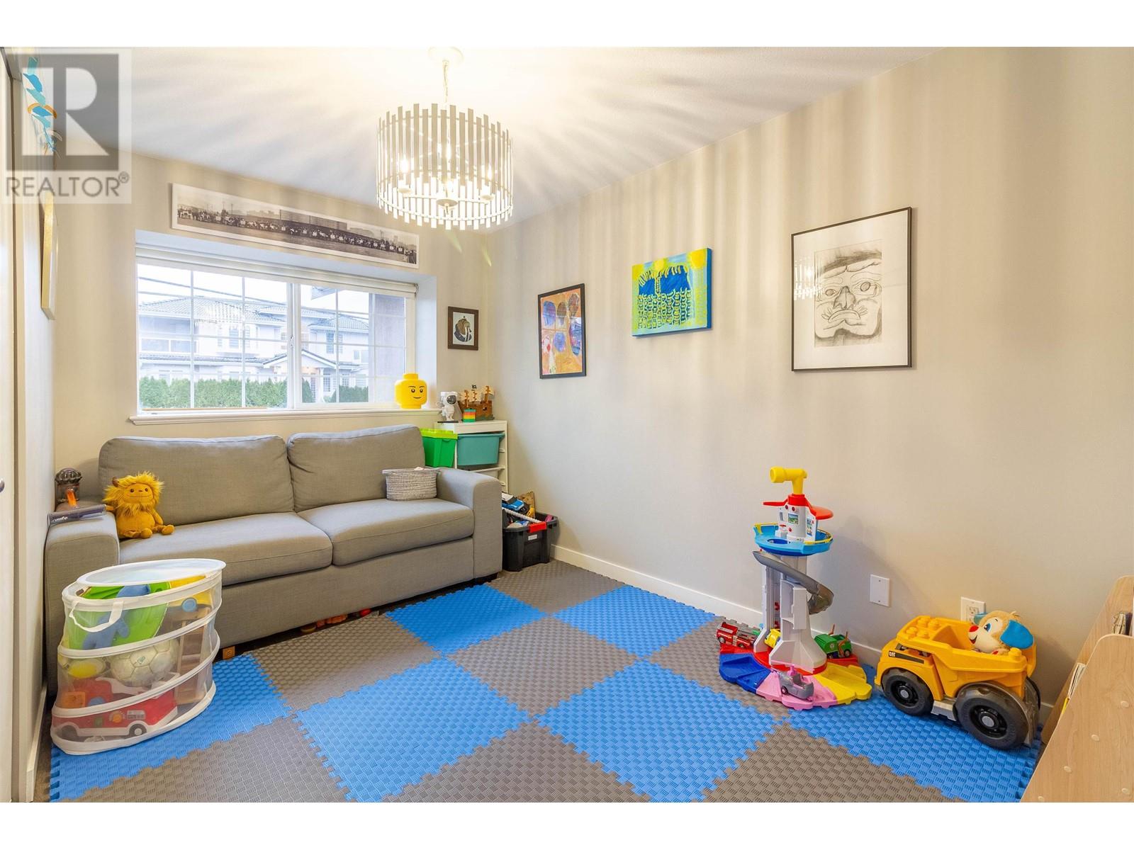 Photo 17 of 4322 Graveley Street, Burnaby BC