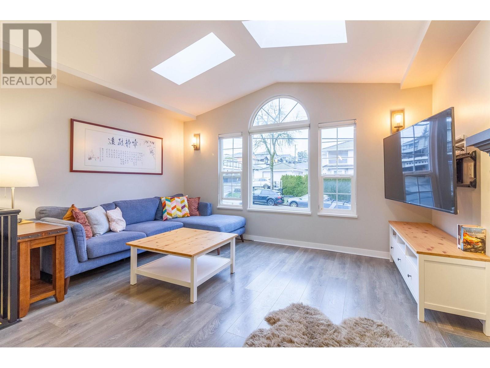 Photo 2 of 4322 Graveley Street, Burnaby BC