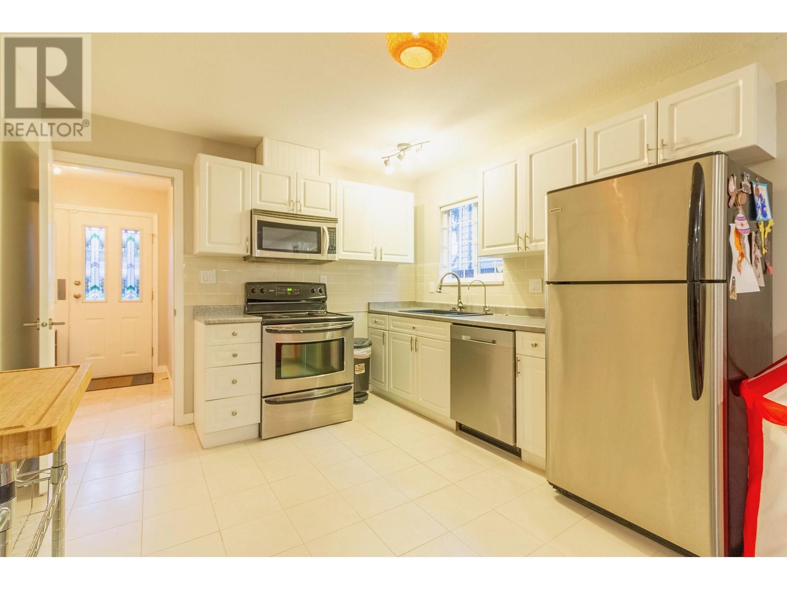 Photo 20 of 4322 Graveley Street, Burnaby BC
