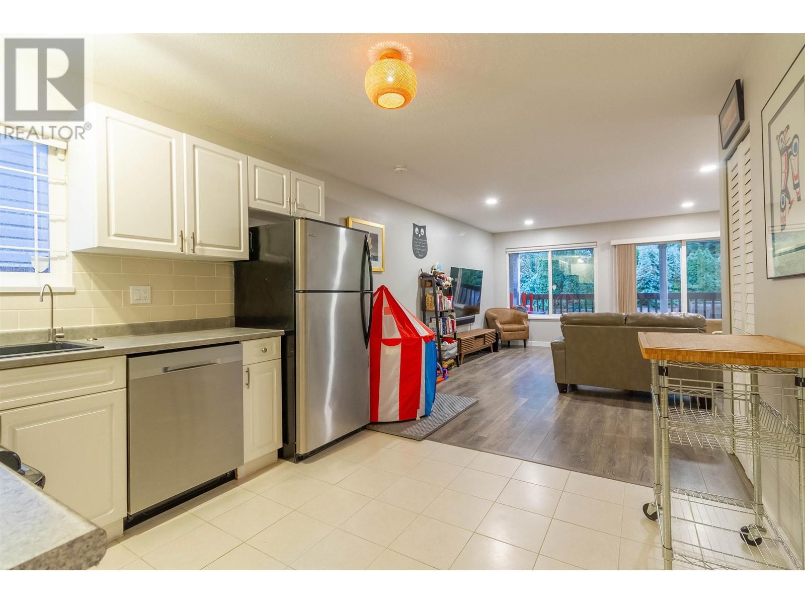 Photo 21 of 4322 Graveley Street, Burnaby BC