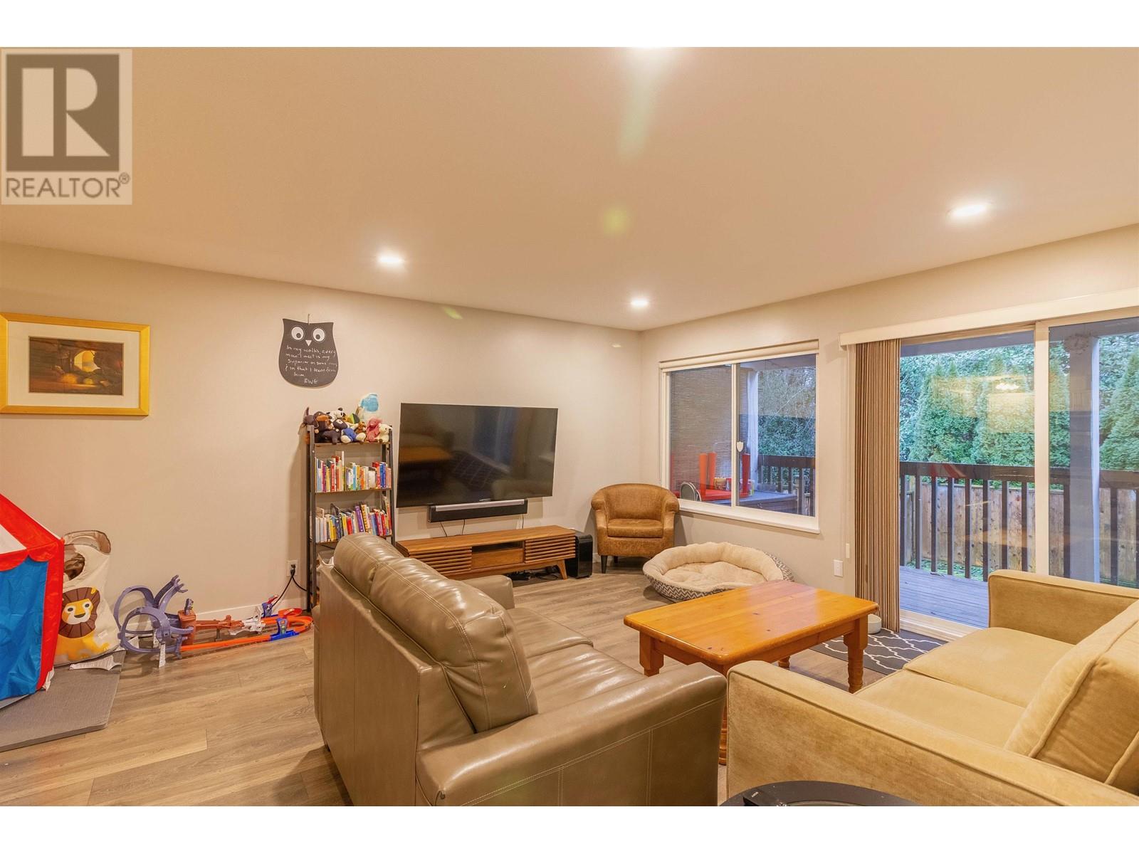 Photo 22 of 4322 Graveley Street, Burnaby BC