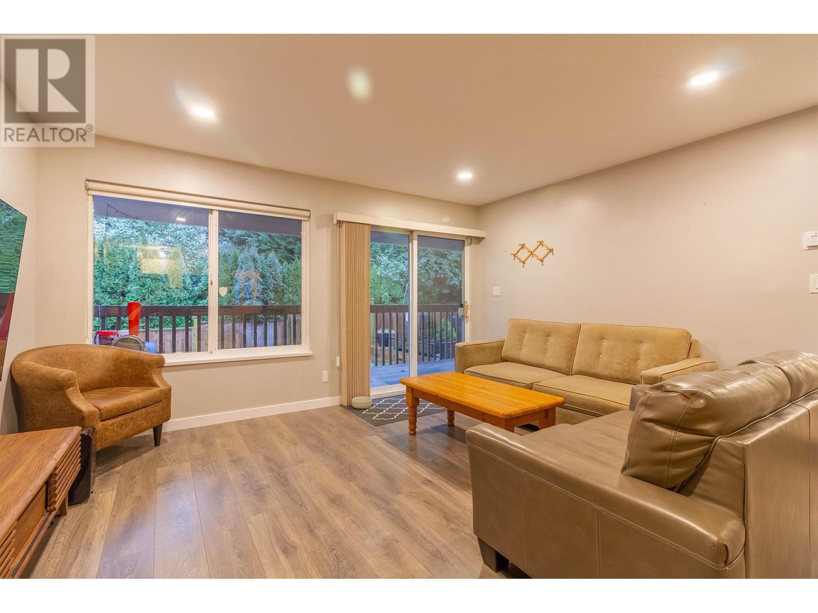 Photo 23 of 4322 Graveley Street, Burnaby BC