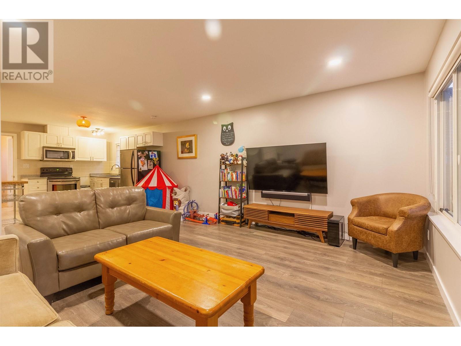 Photo 24 of 4322 Graveley Street, Burnaby BC
