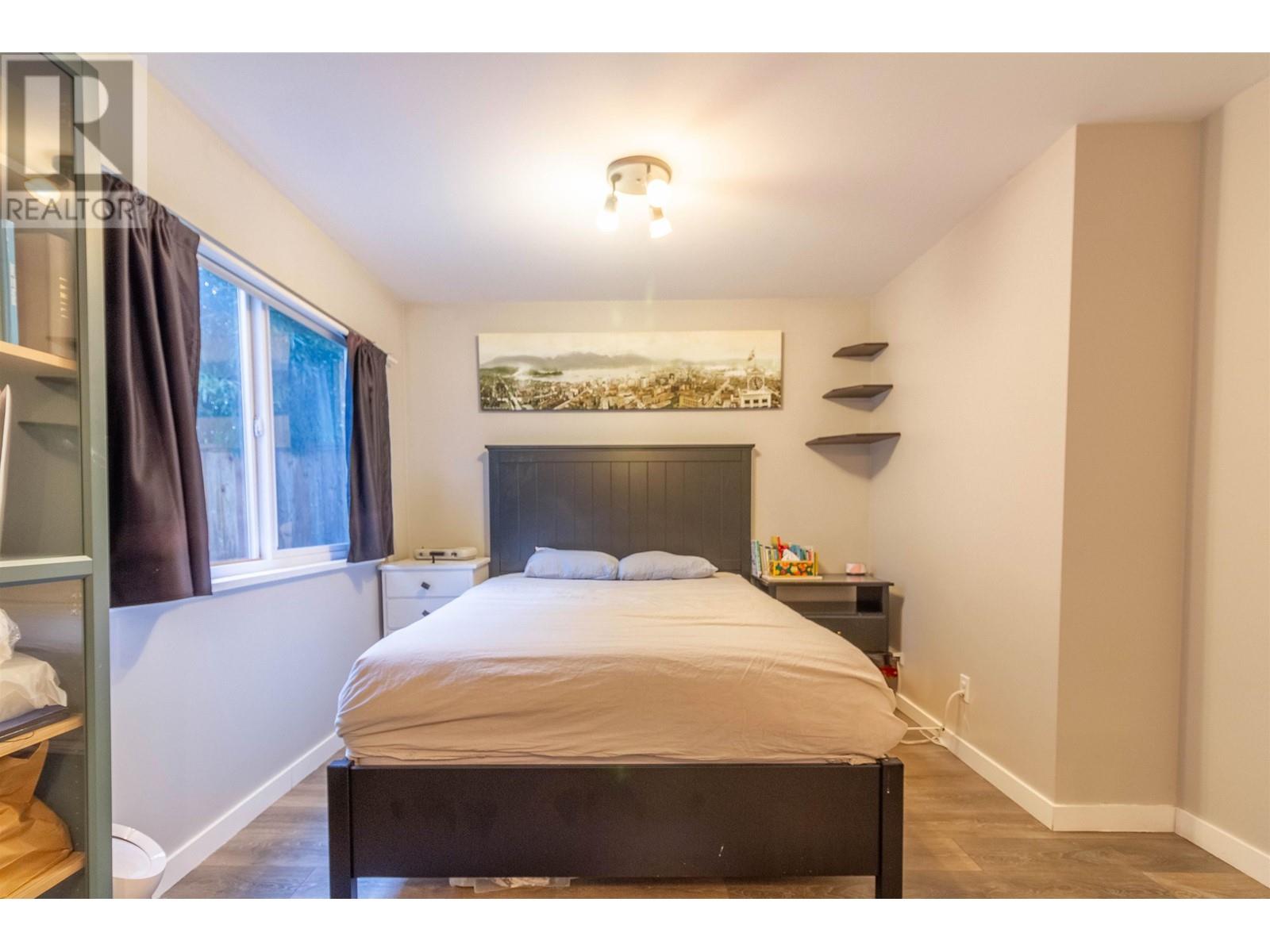 Photo 26 of 4322 Graveley Street, Burnaby BC