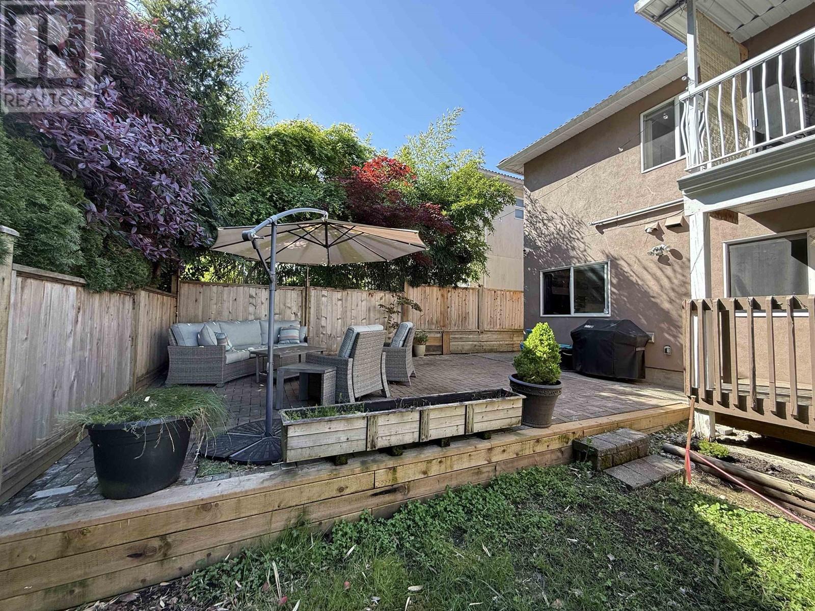 Photo 33 of 4322 Graveley Street, Burnaby BC