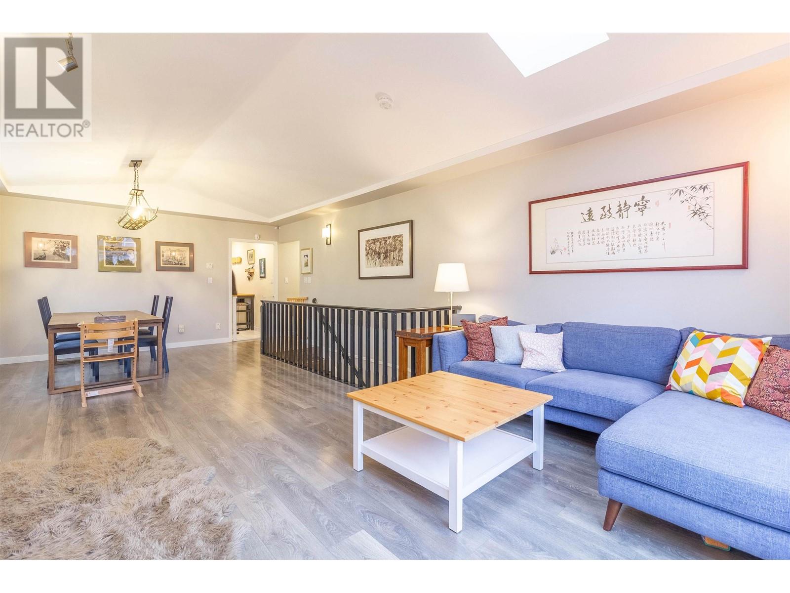Photo 5 of 4322 Graveley Street, Burnaby BC