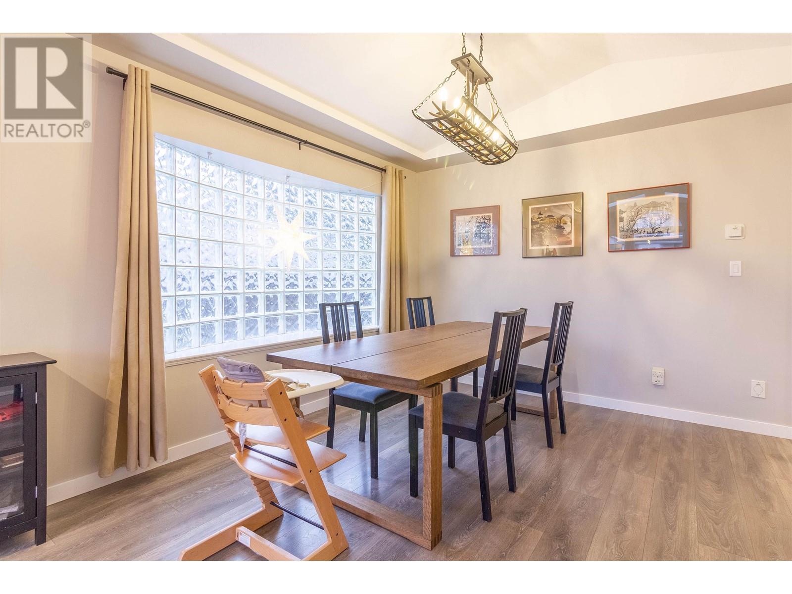 Photo 6 of 4322 Graveley Street, Burnaby BC