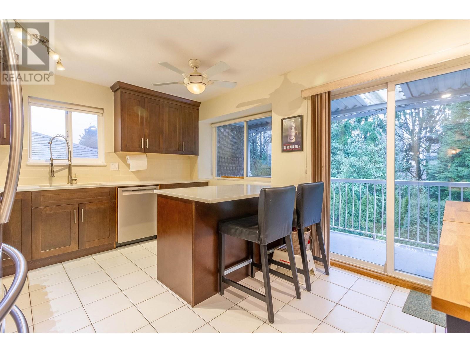Photo 8 of 4322 Graveley Street, Burnaby BC