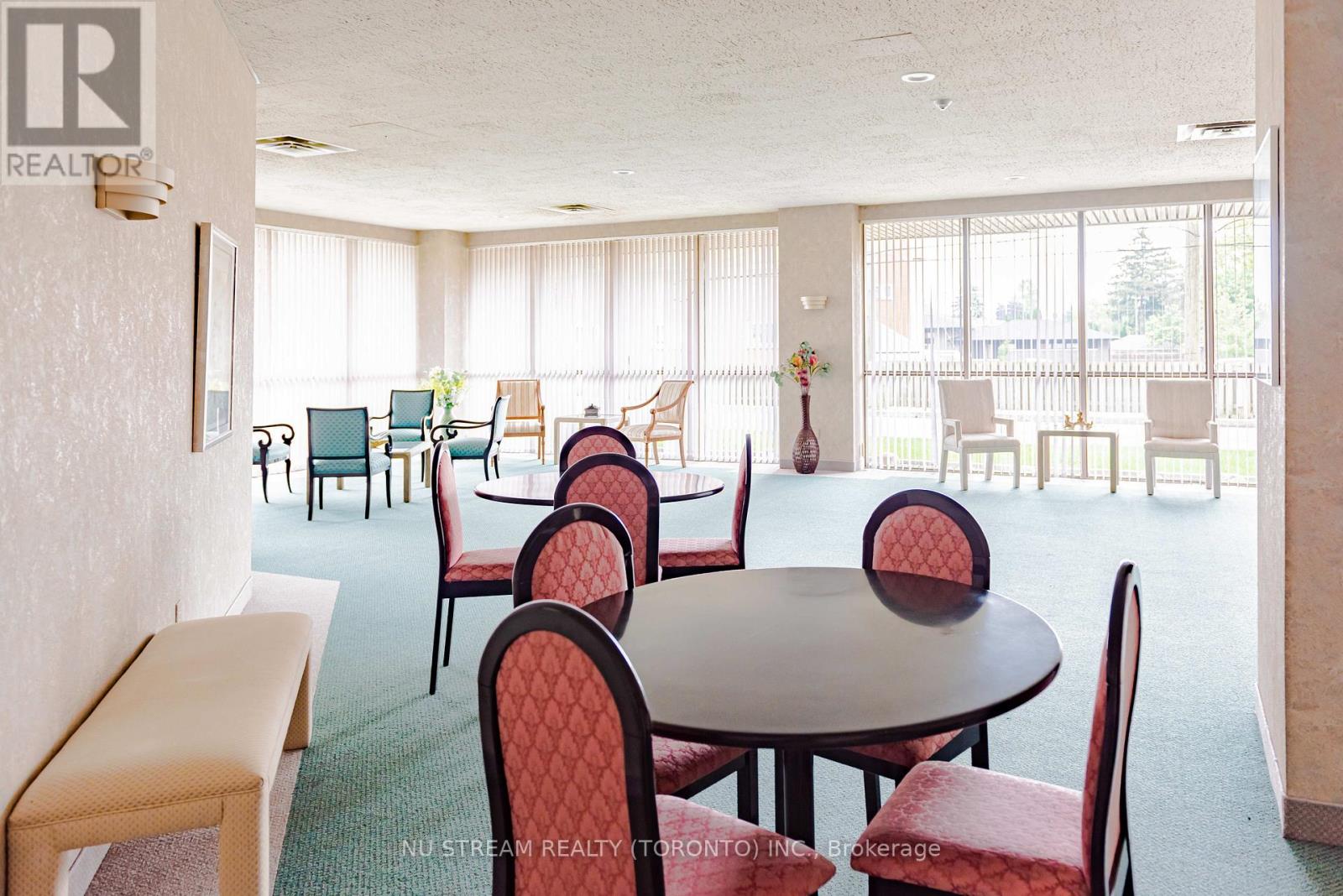 Photo 25 of 905 5151 Riverside Drive E, Windsor ON