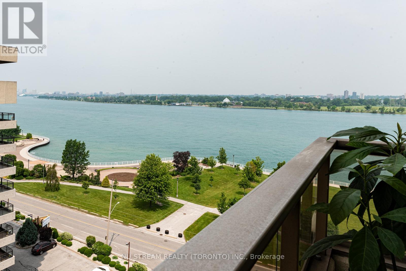 Photo 33 of 905 5151 Riverside Drive E, Windsor ON