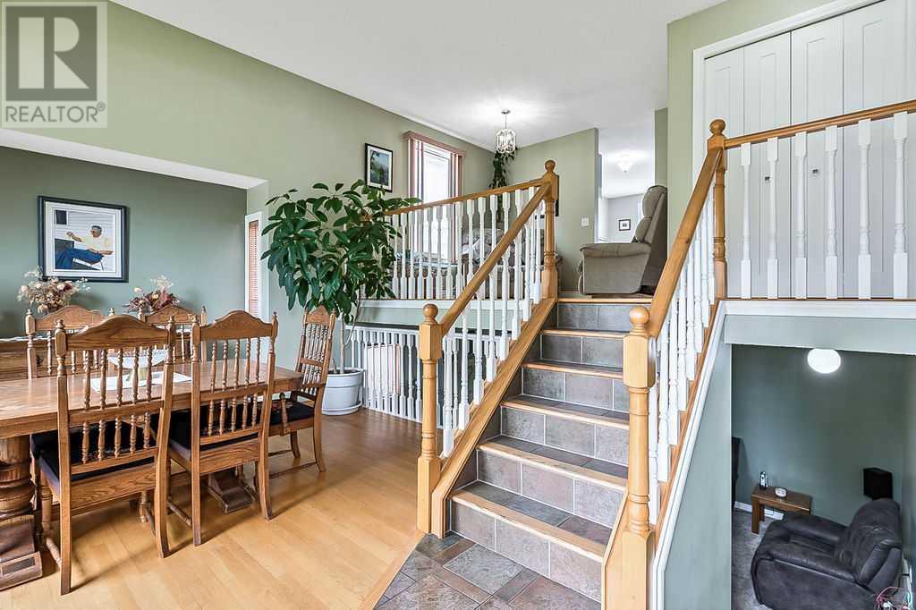 141 Shawfield Way SW, Calgary, Alberta