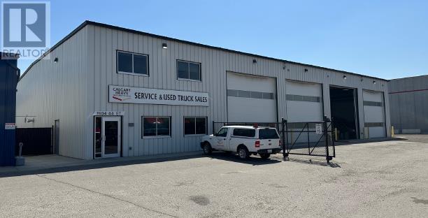 7404 44 Street SE, Calgary, Alberta