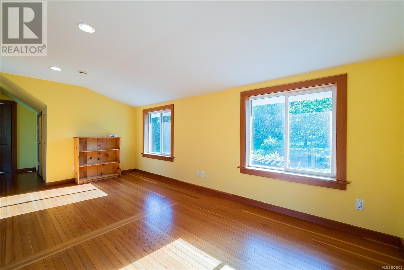 Photo 3 of 1560 Brebber Rd, Nanaimo BC