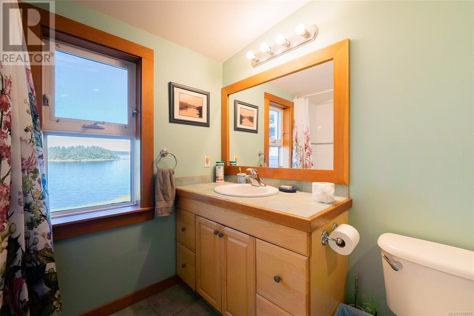Photo 4 of 1560 Brebber Rd, Nanaimo BC