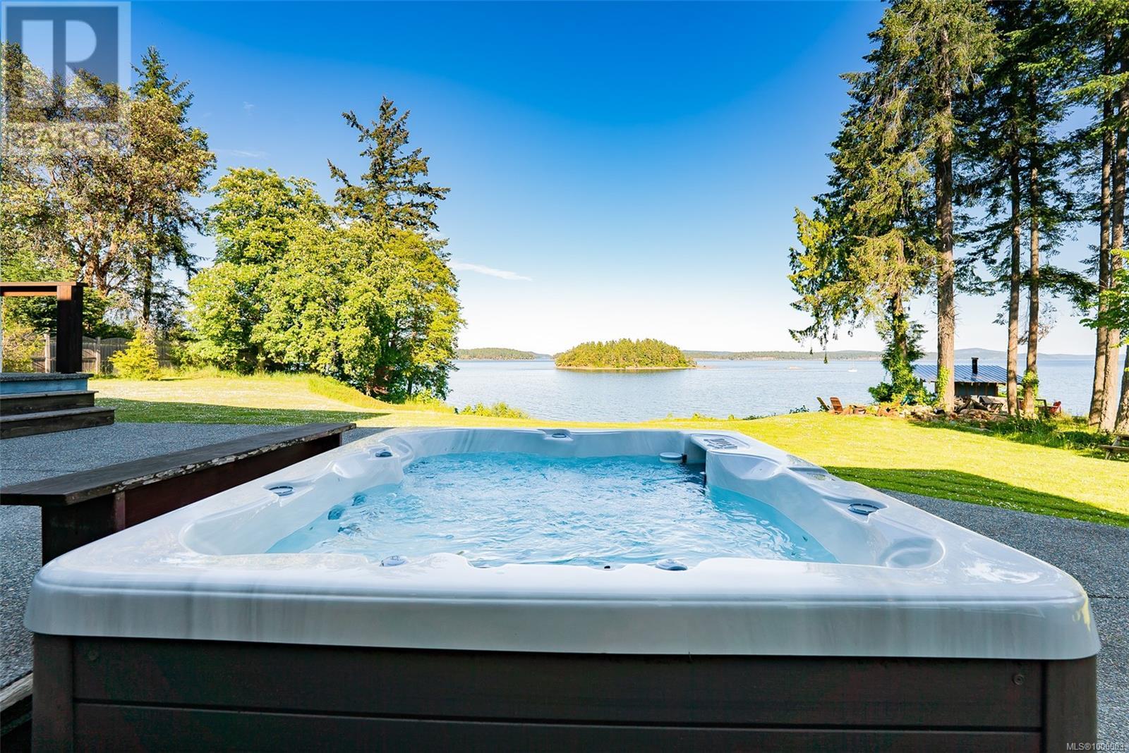 Photo 2 of 1560 Brebber Rd, Nanaimo BC