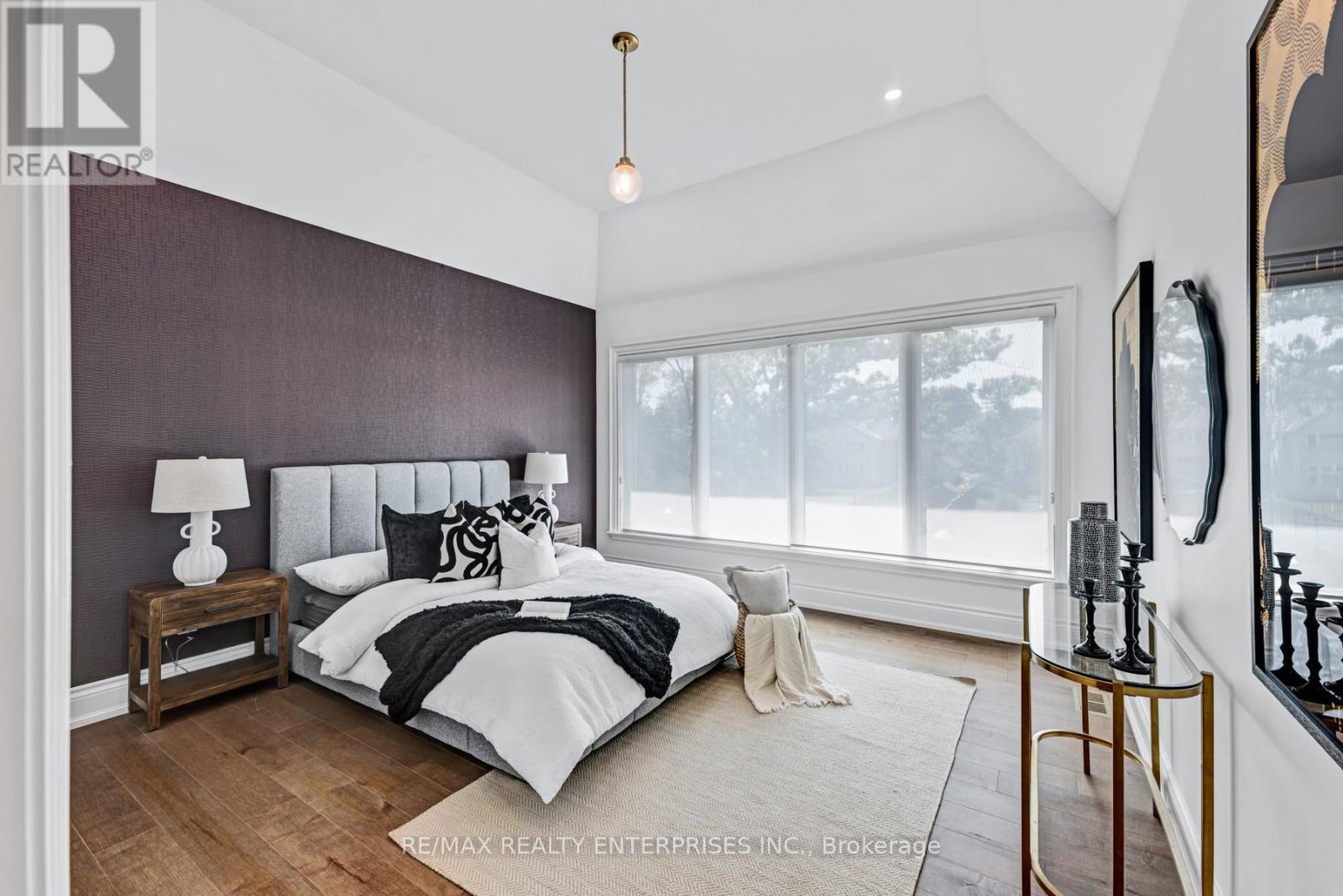 Photo 3 of 714 Atoka Drive, Mississauga ON