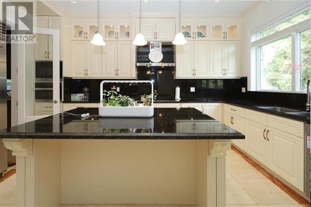 Photo 7 of 875 W 38th Avenue, Vancouver BC