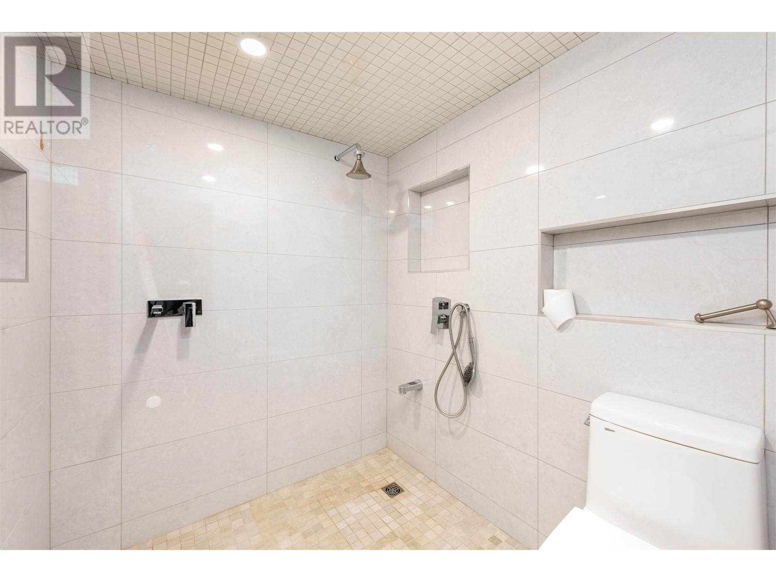 2436 E 45TH AVENUE, Vancouver real estate listing R3013274