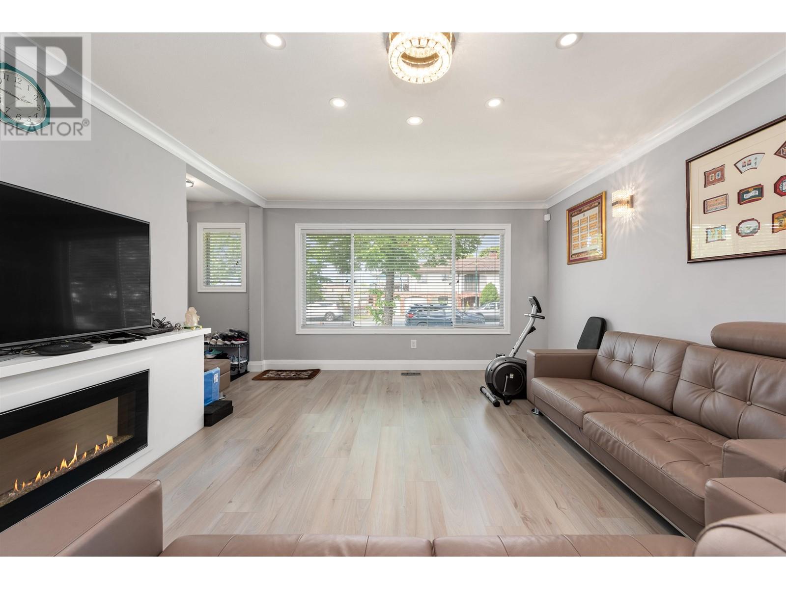 2436 E 45TH AVENUE, Vancouver real estate listing R3013274