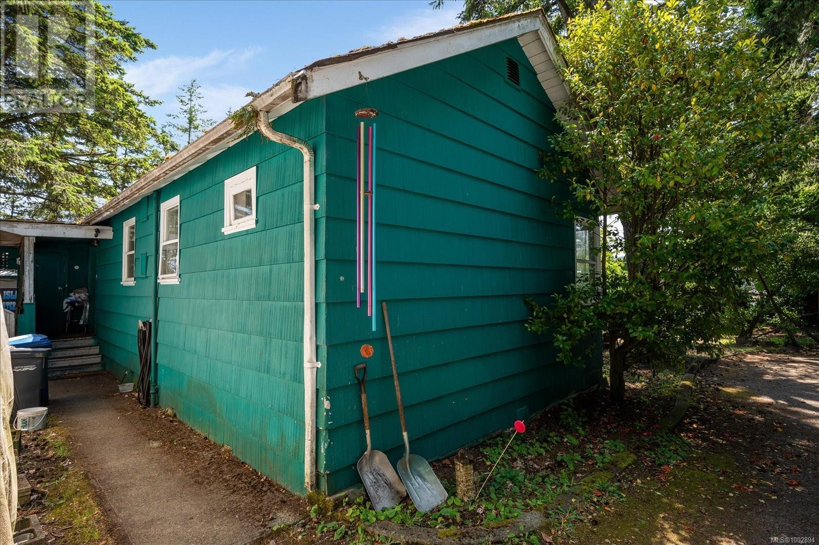 Photo 13 of 1750 Waddington Rd, Nanaimo BC