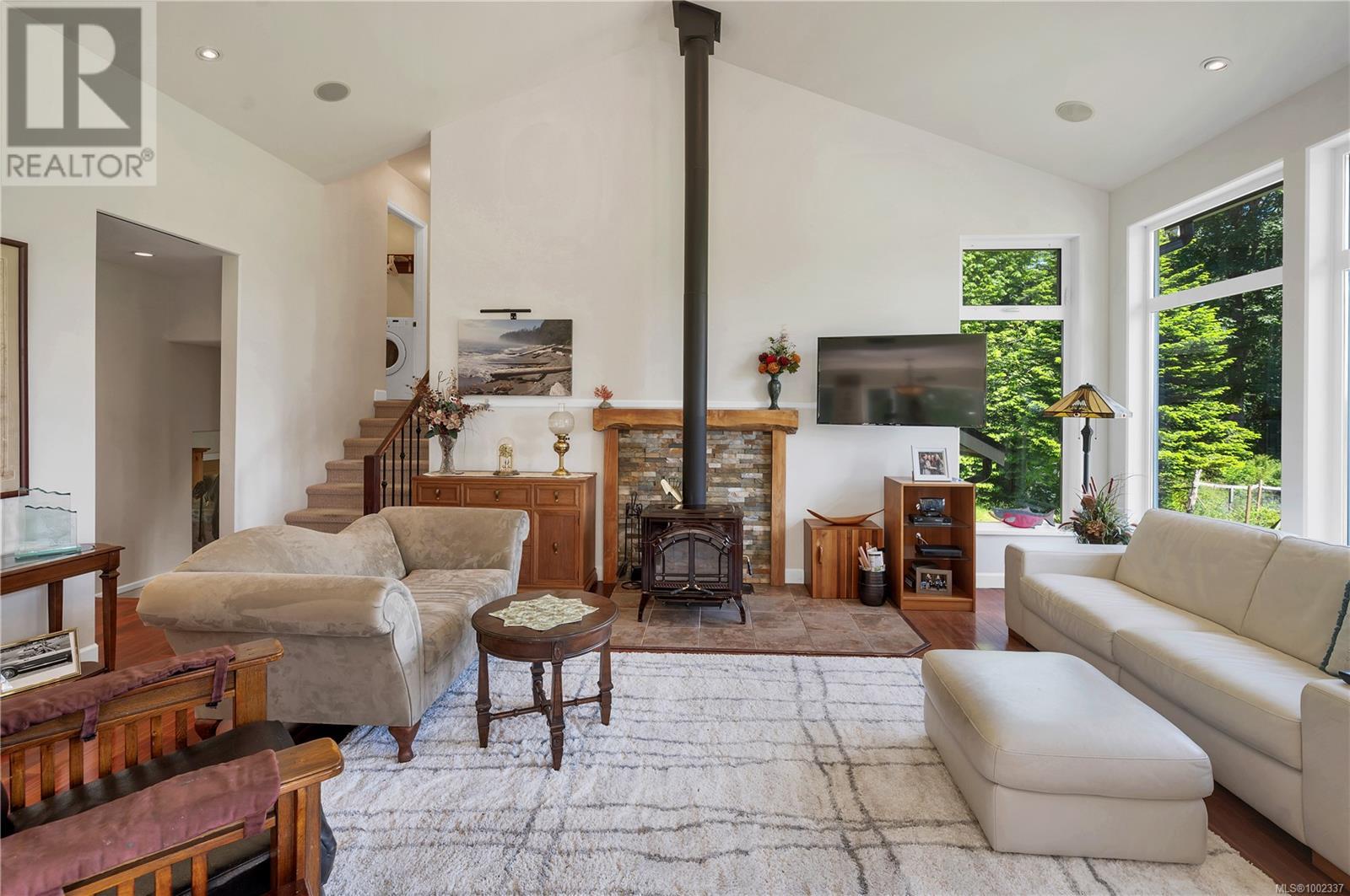 620 Valpy Rd, Quadra Island