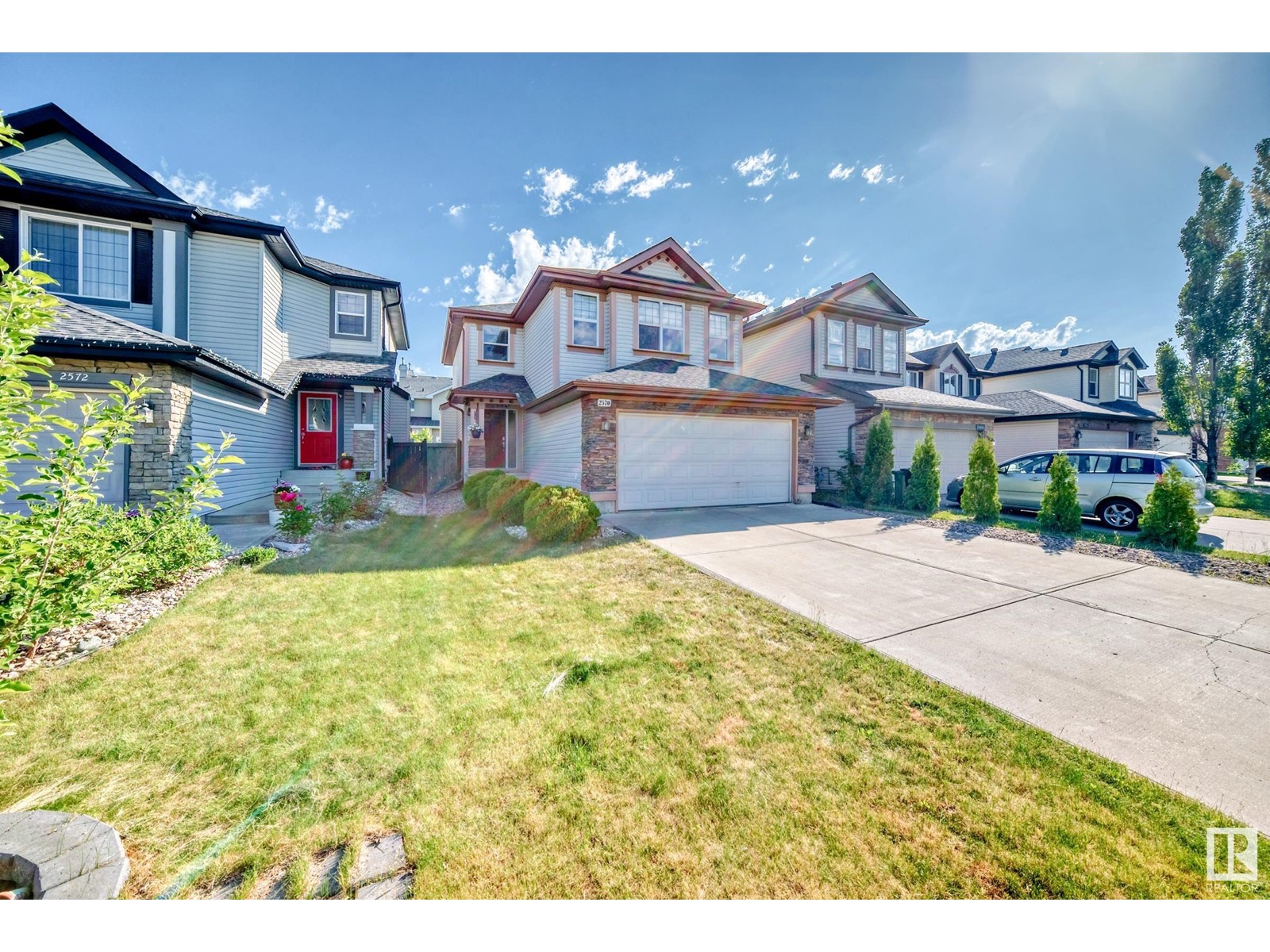 Photo 1 of 2570 Hanna Cr Nw, Edmonton AB
