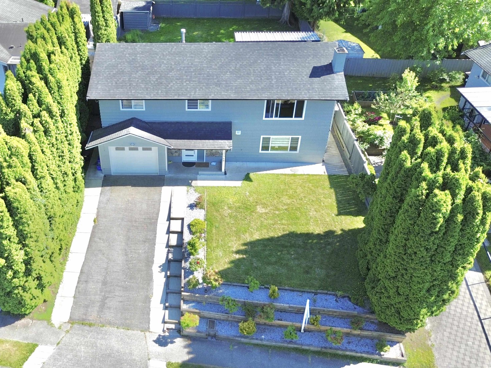 Photo 2 of 19966 50 A Avenue, Langley BC