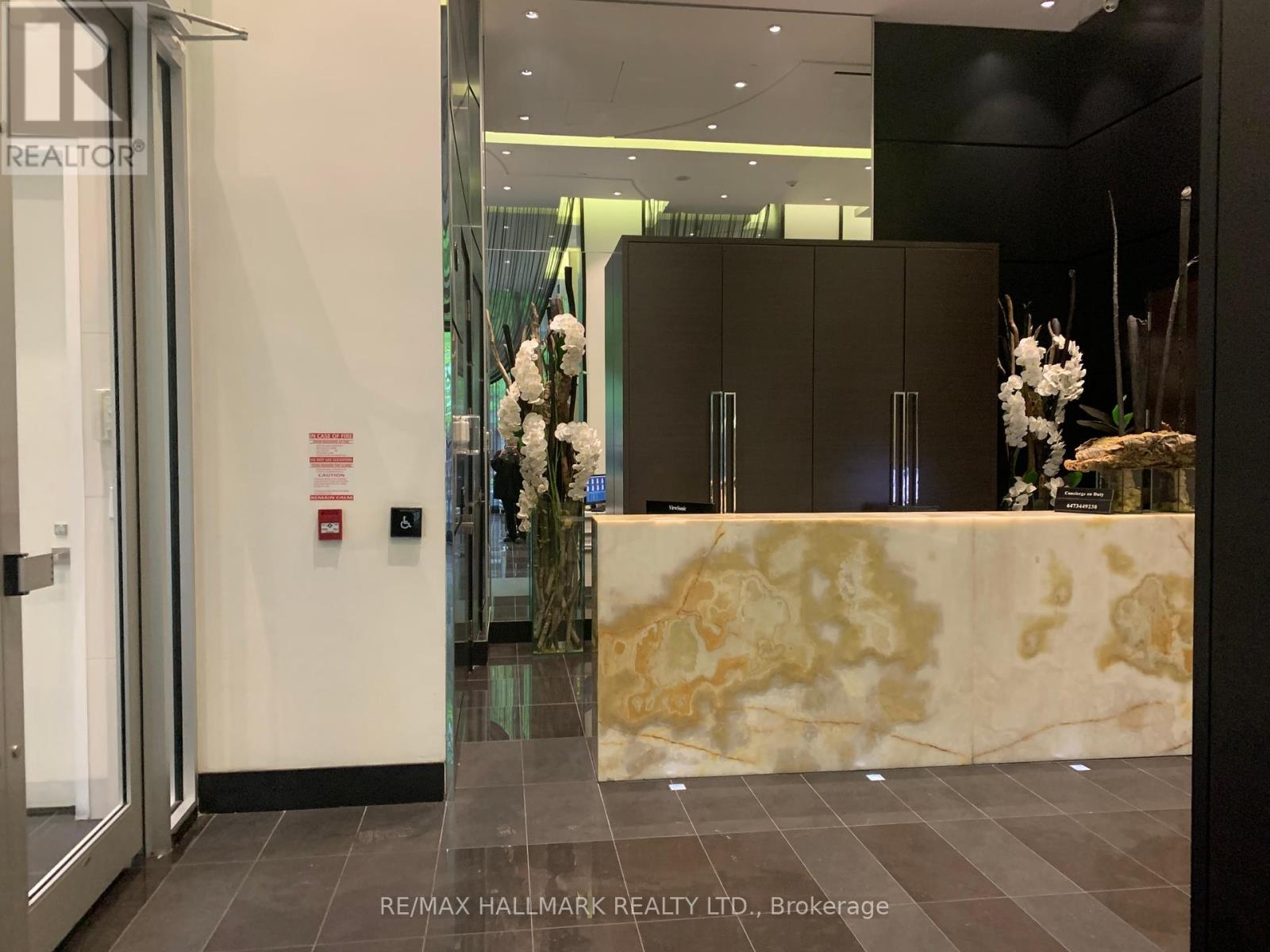#901 32 DAVENPORT ROAD - 4