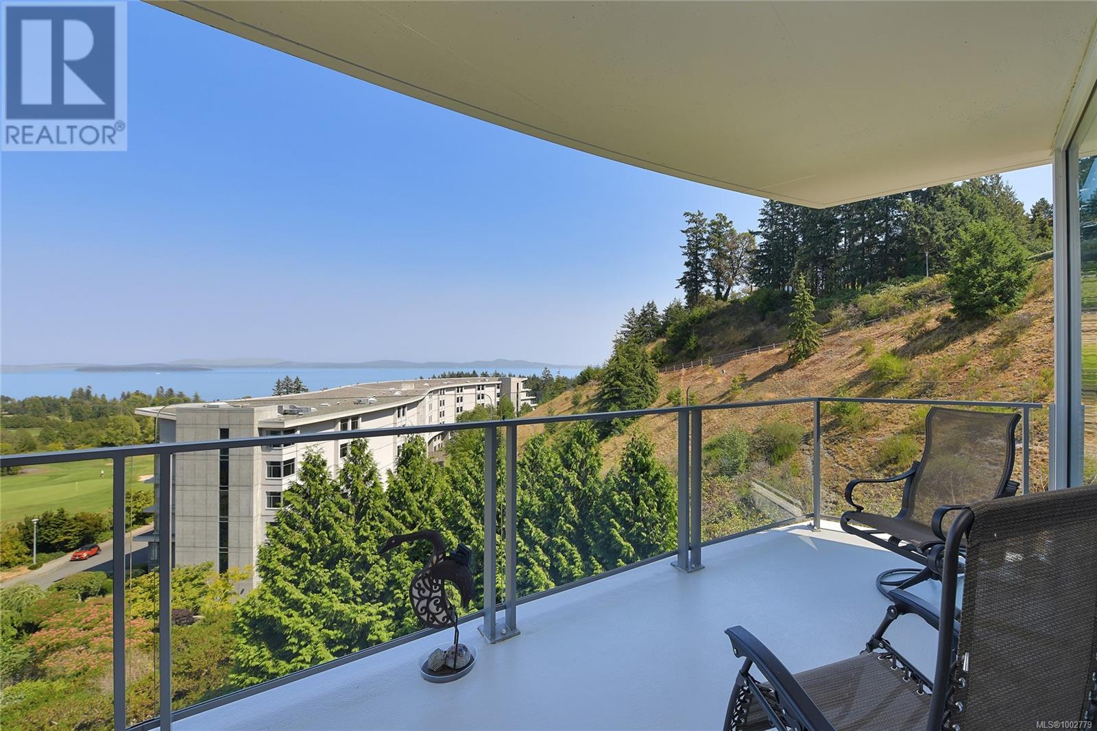 Photo 22 of 503 738 Sayward Hill Terr, Saanich BC