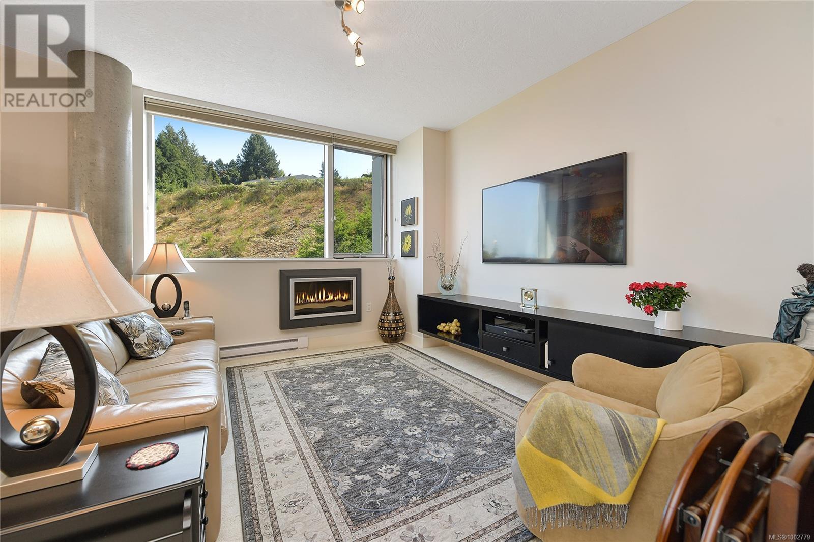 Photo 24 of 503 738 Sayward Hill Terr, Saanich BC