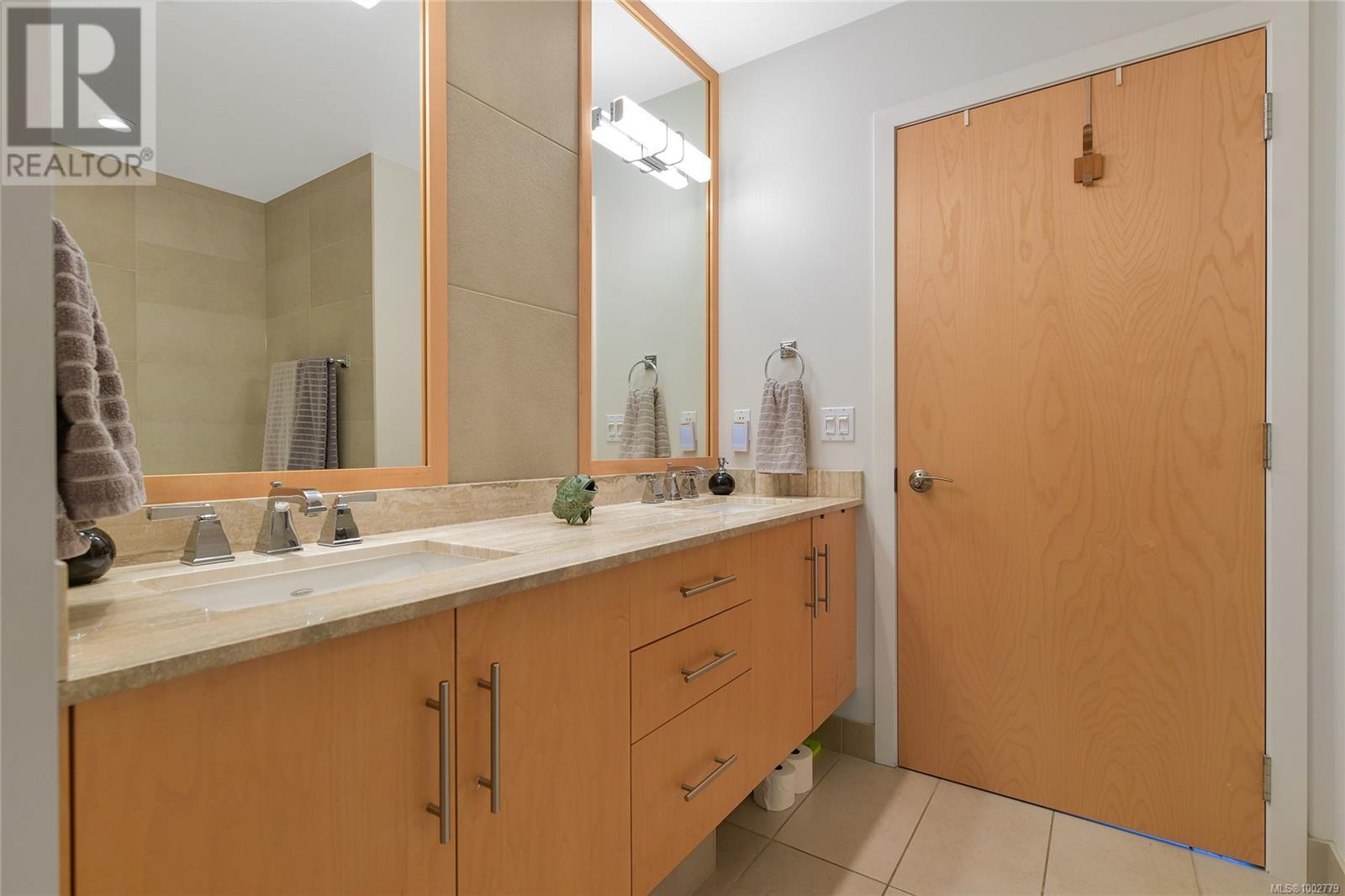 Photo 34 of 503 738 Sayward Hill Terr, Saanich BC