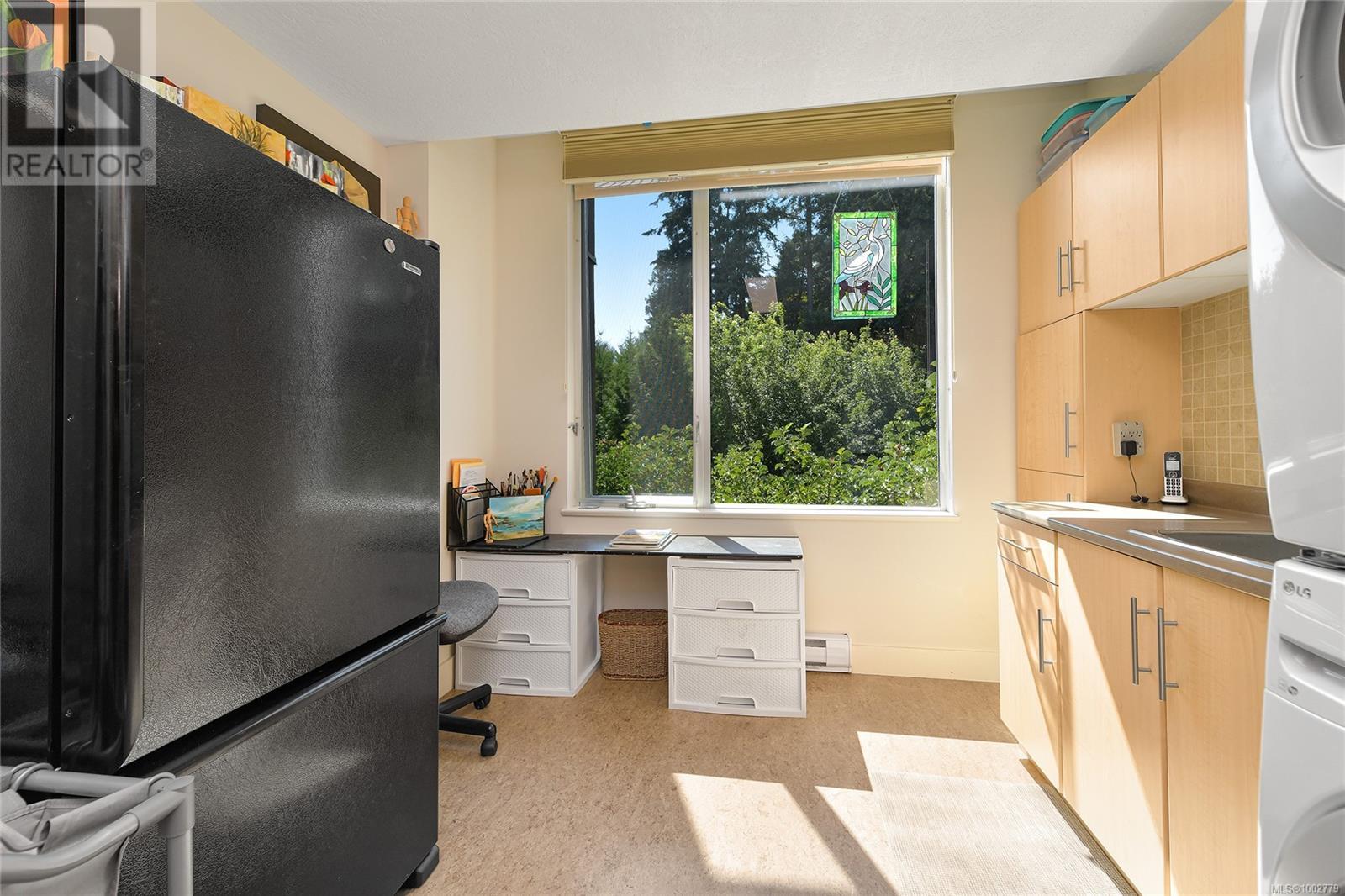 Photo 41 of 503 738 Sayward Hill Terr, Saanich BC