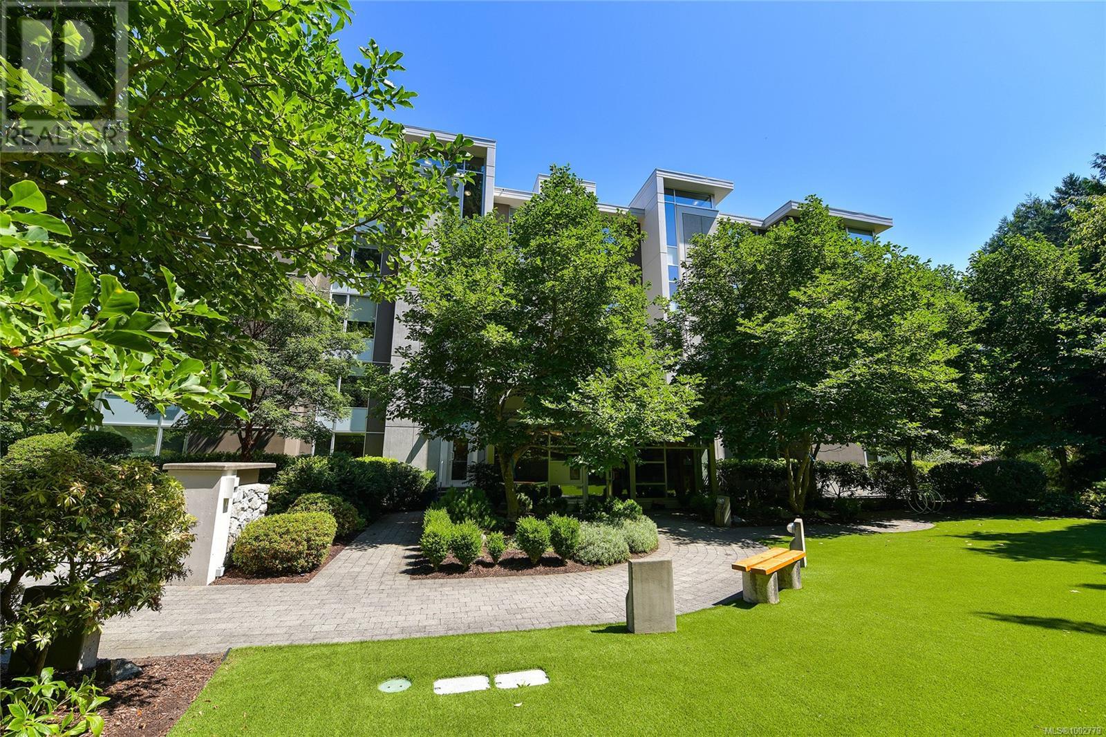 Photo 47 of 503 738 Sayward Hill Terr, Saanich BC