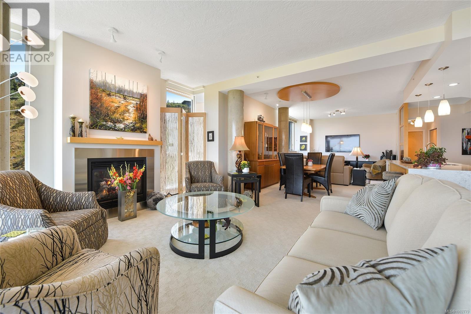 Photo 8 of 503 738 Sayward Hill Terr, Saanich BC