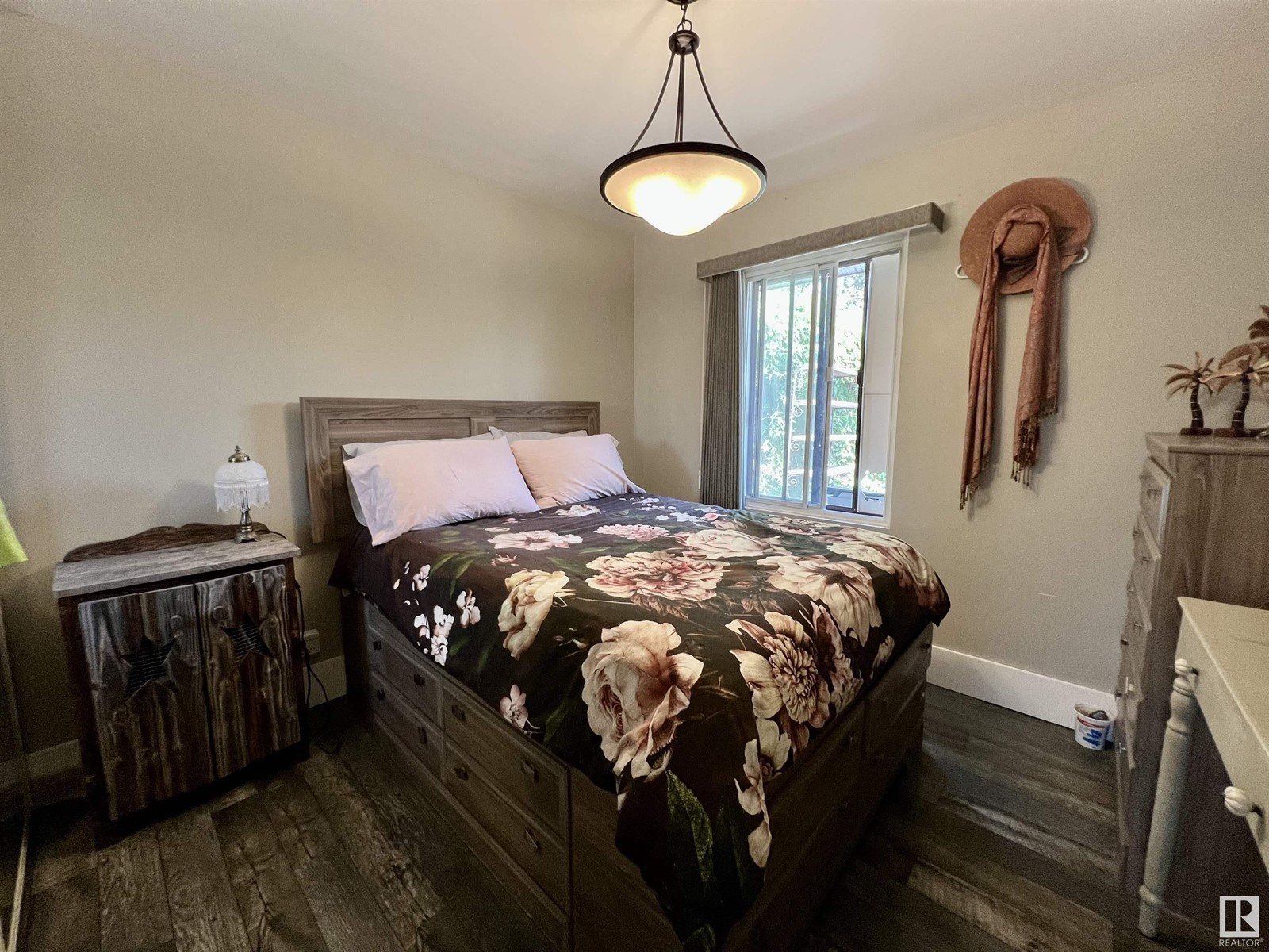 Single Family House Bungalow for Sale in   AV NW Edmonton 