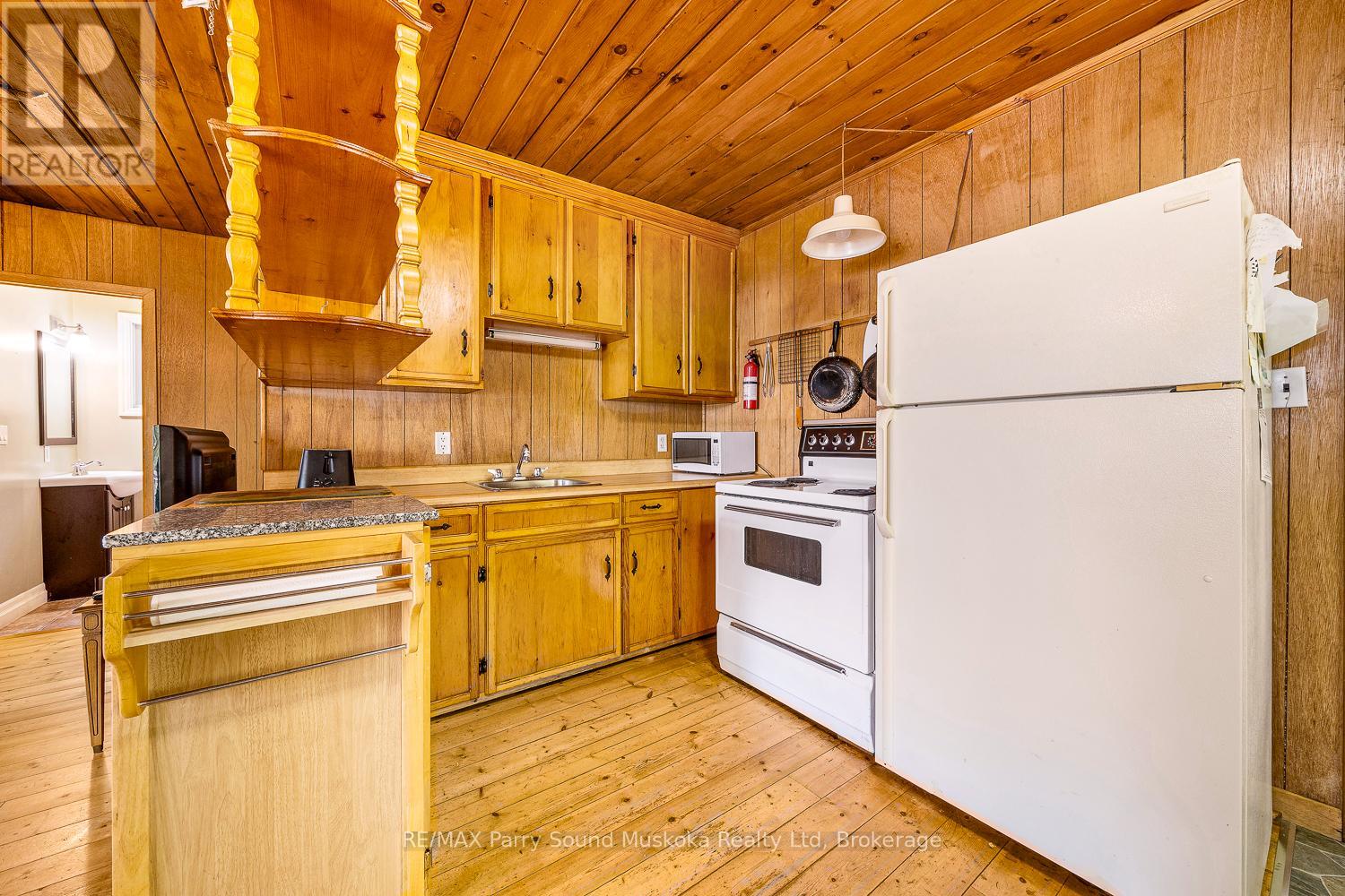 Photo 22 of 40 Jack And Vernas Lane, Magnetawan ON