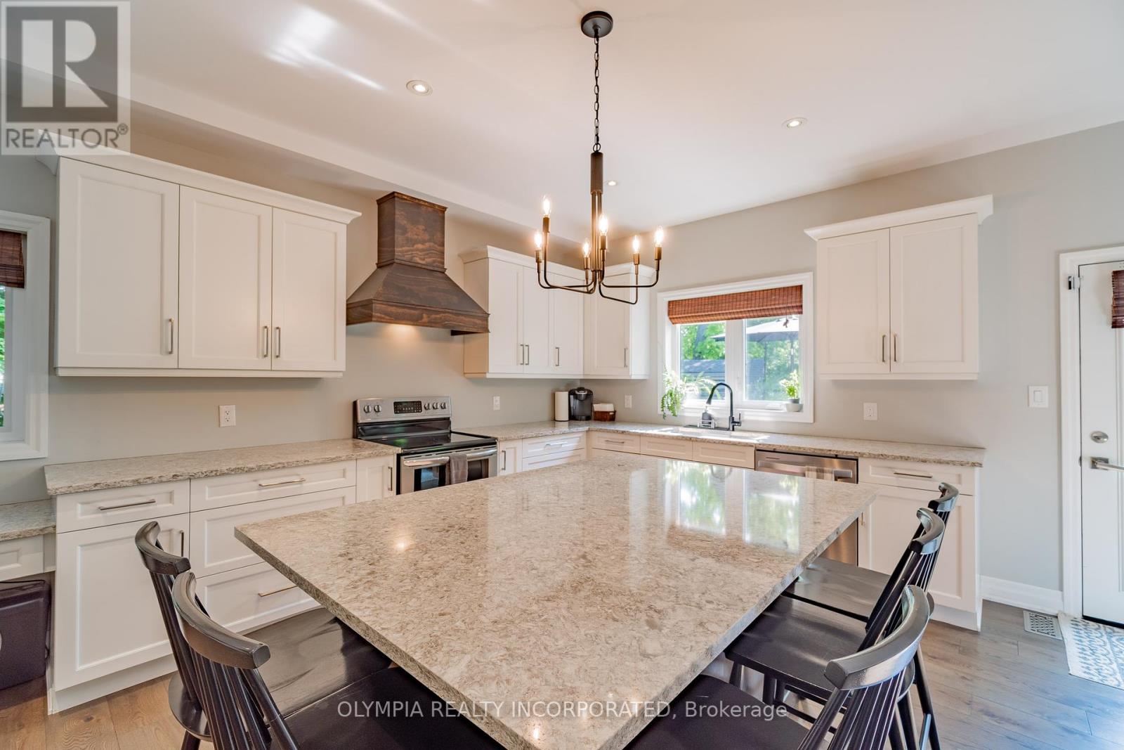 Photo 23 of 6149 Cuviello Court, Niagara Falls ON