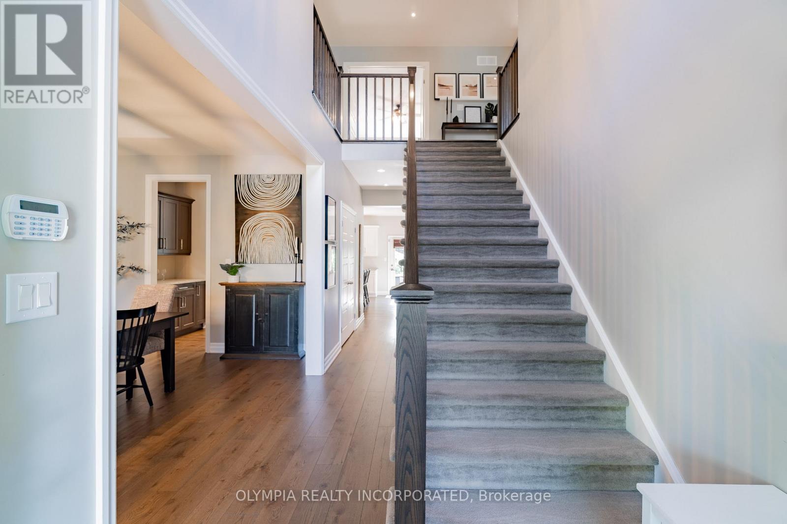 Photo 5 of 6149 Cuviello Court, Niagara Falls ON