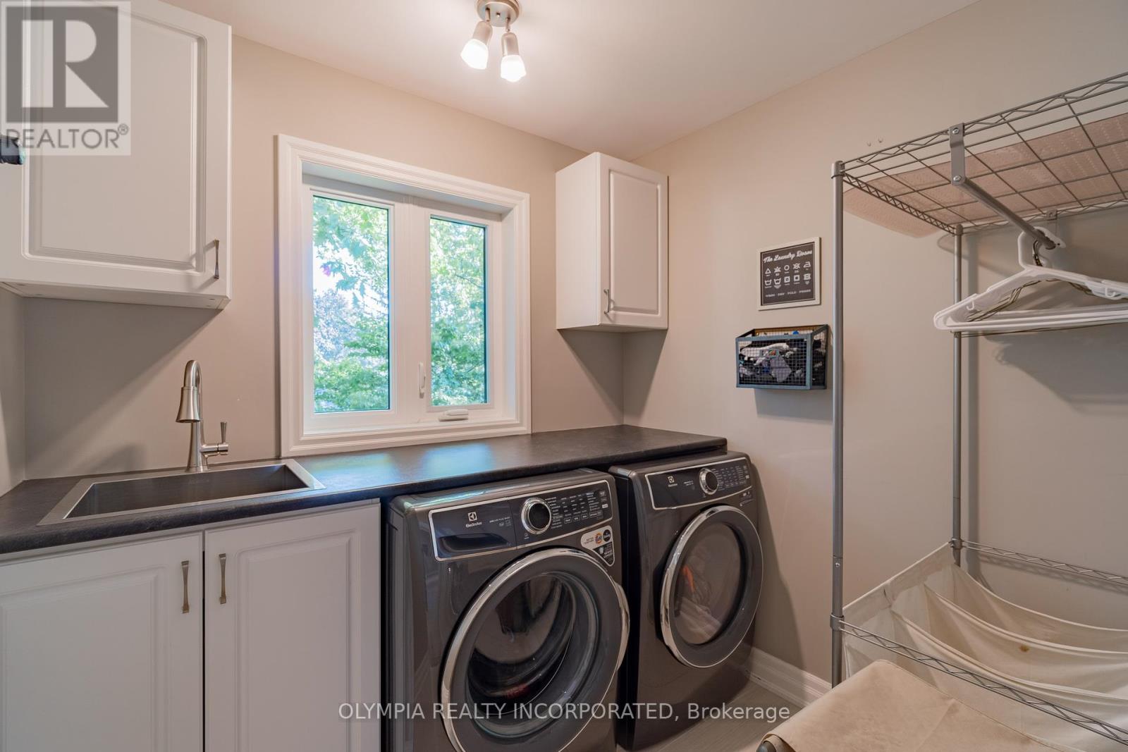 Photo 10 of 6149 Cuviello Court, Niagara Falls ON
