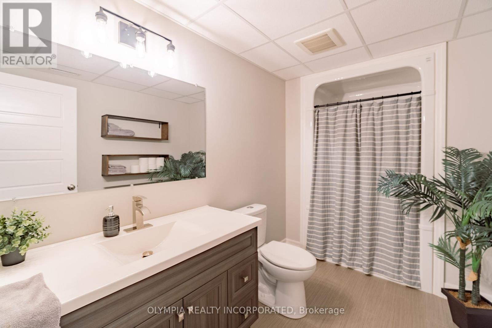 Photo 31 of 6149 Cuviello Court, Niagara Falls ON