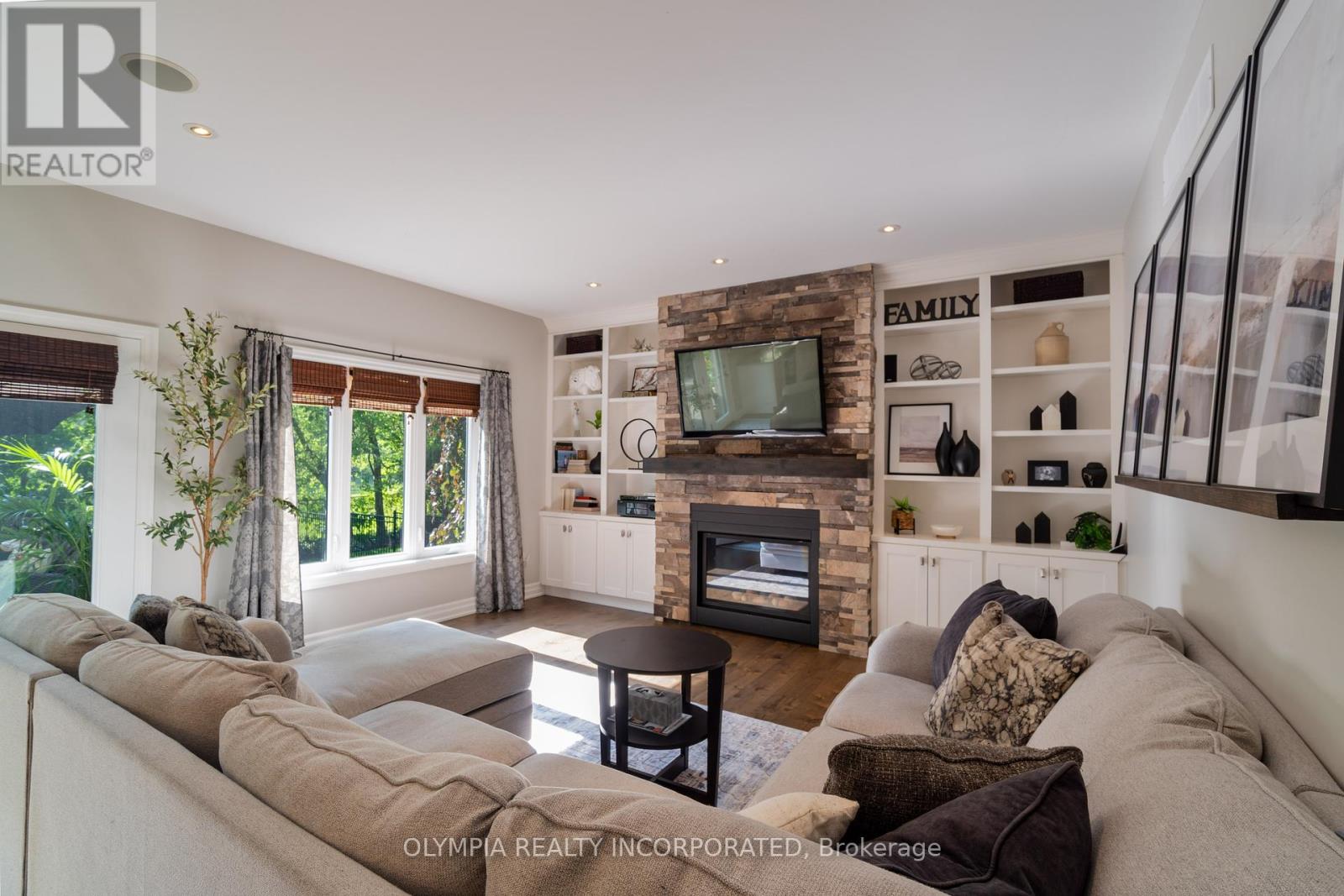 Photo 32 of 6149 Cuviello Court, Niagara Falls ON