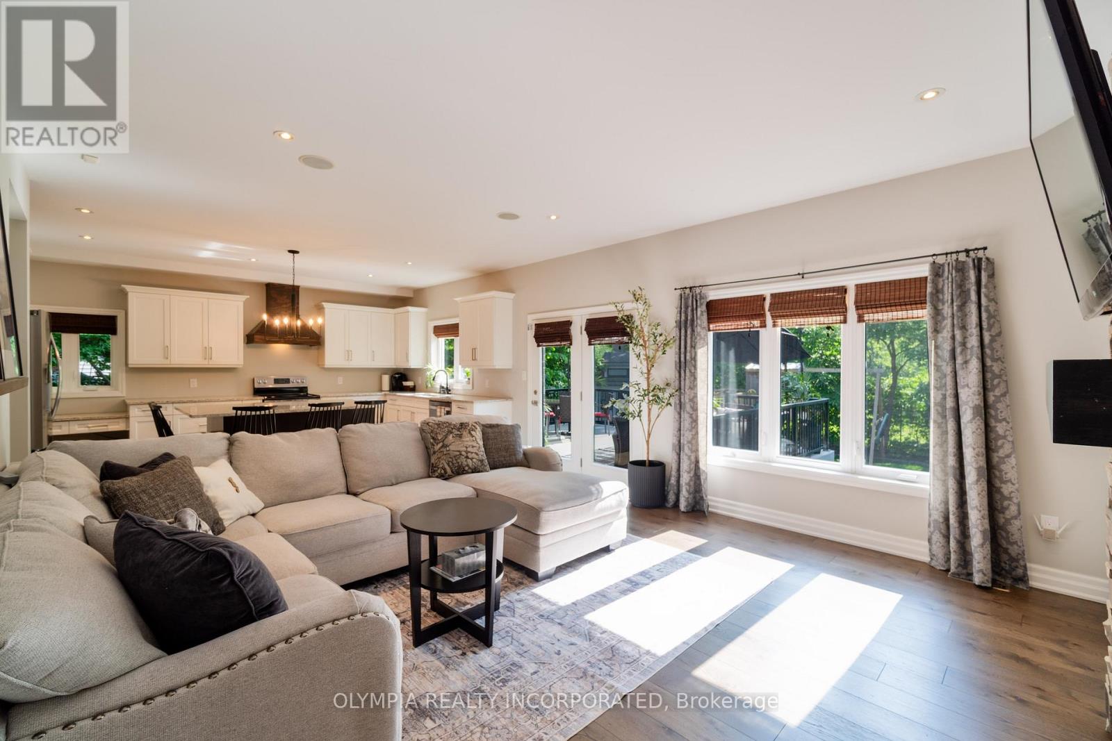 Photo 7 of 6149 Cuviello Court, Niagara Falls ON