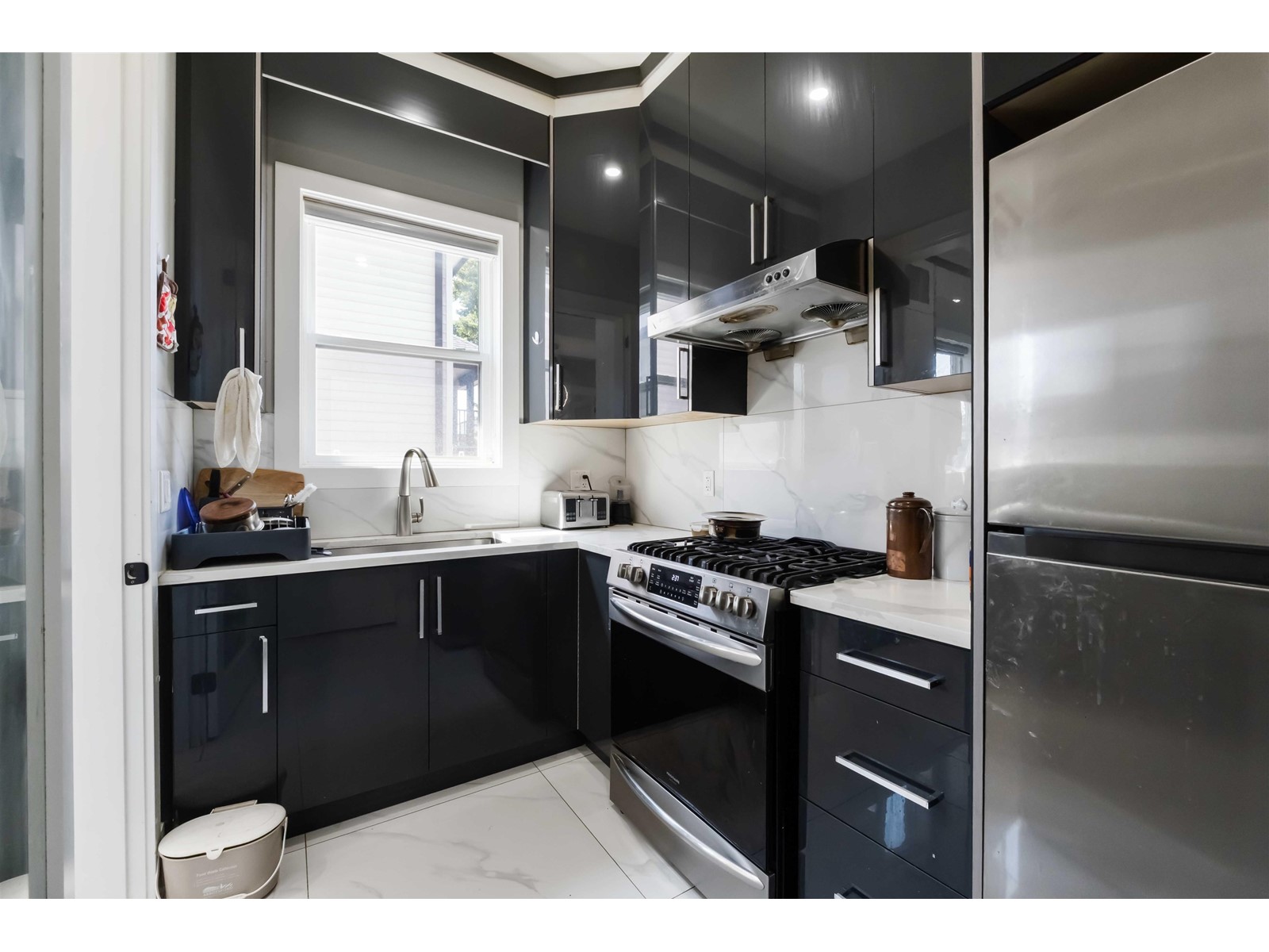 Photo 16 of 32235 Pineview Avenue, Abbotsford BC