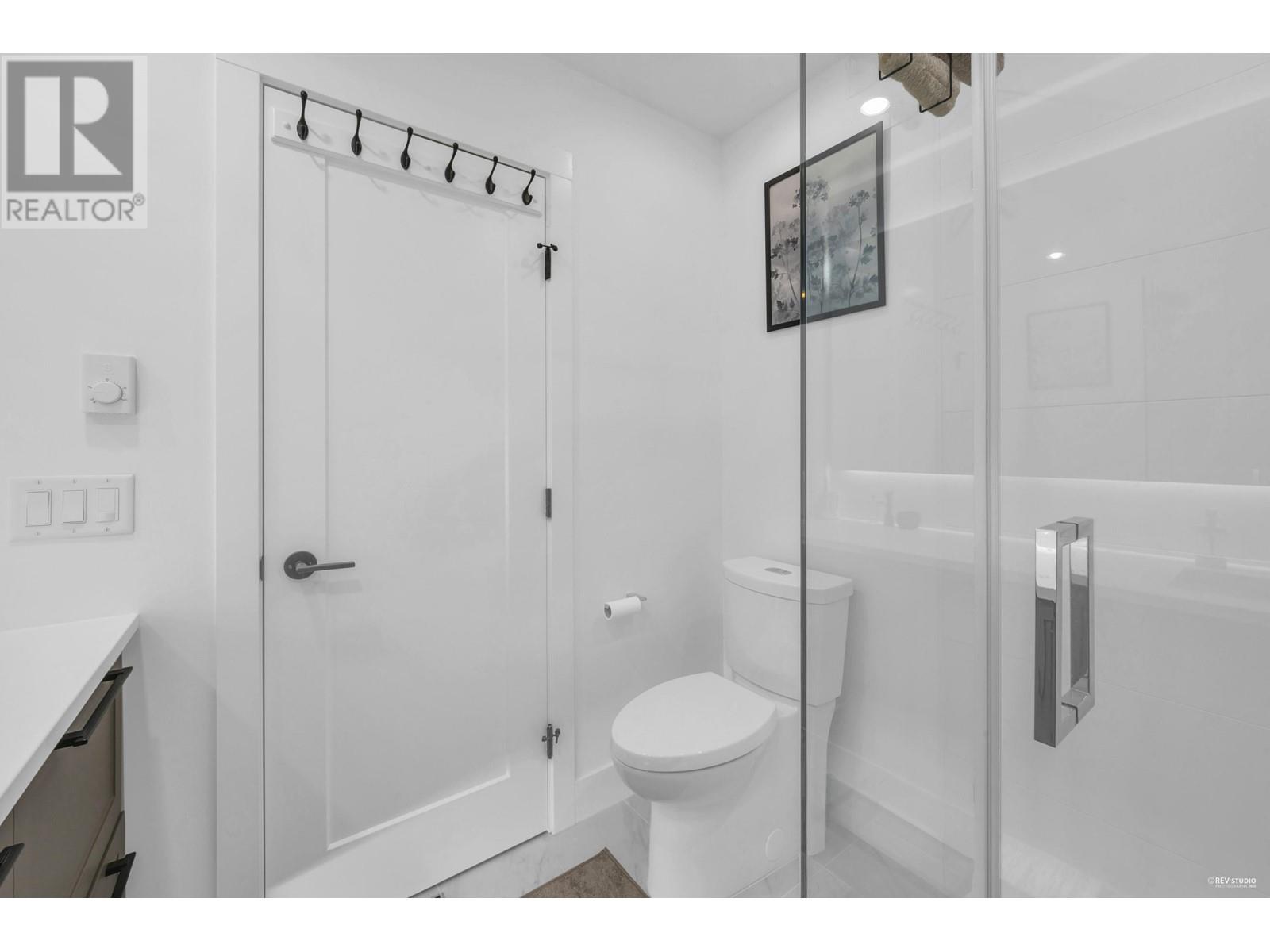 Photo 31 of 64 3552 Victoria Drive, Coquitlam BC