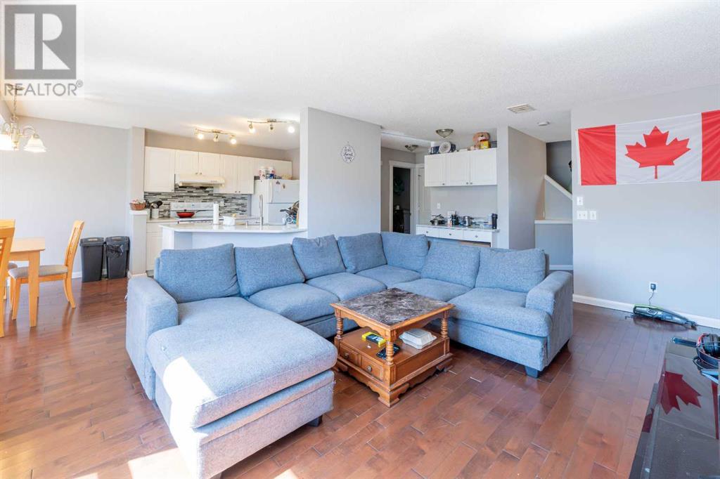 Single Family House for Sale in  Saddleridge Close NE Saddle Ridge Calgary 
